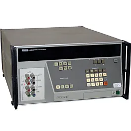Fluke 5440A Gleichspannungs-Kalibriergerät