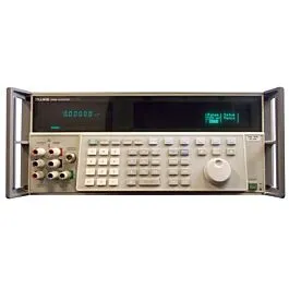 Fluke 5700A Multifunktions-Kalibriergerät