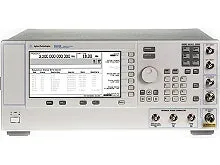 Keysight E8663B HF-Signalgenerator