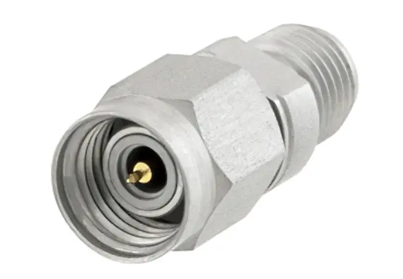 Pasternack PE9655 SMA-zu-2,4mm-Adapter